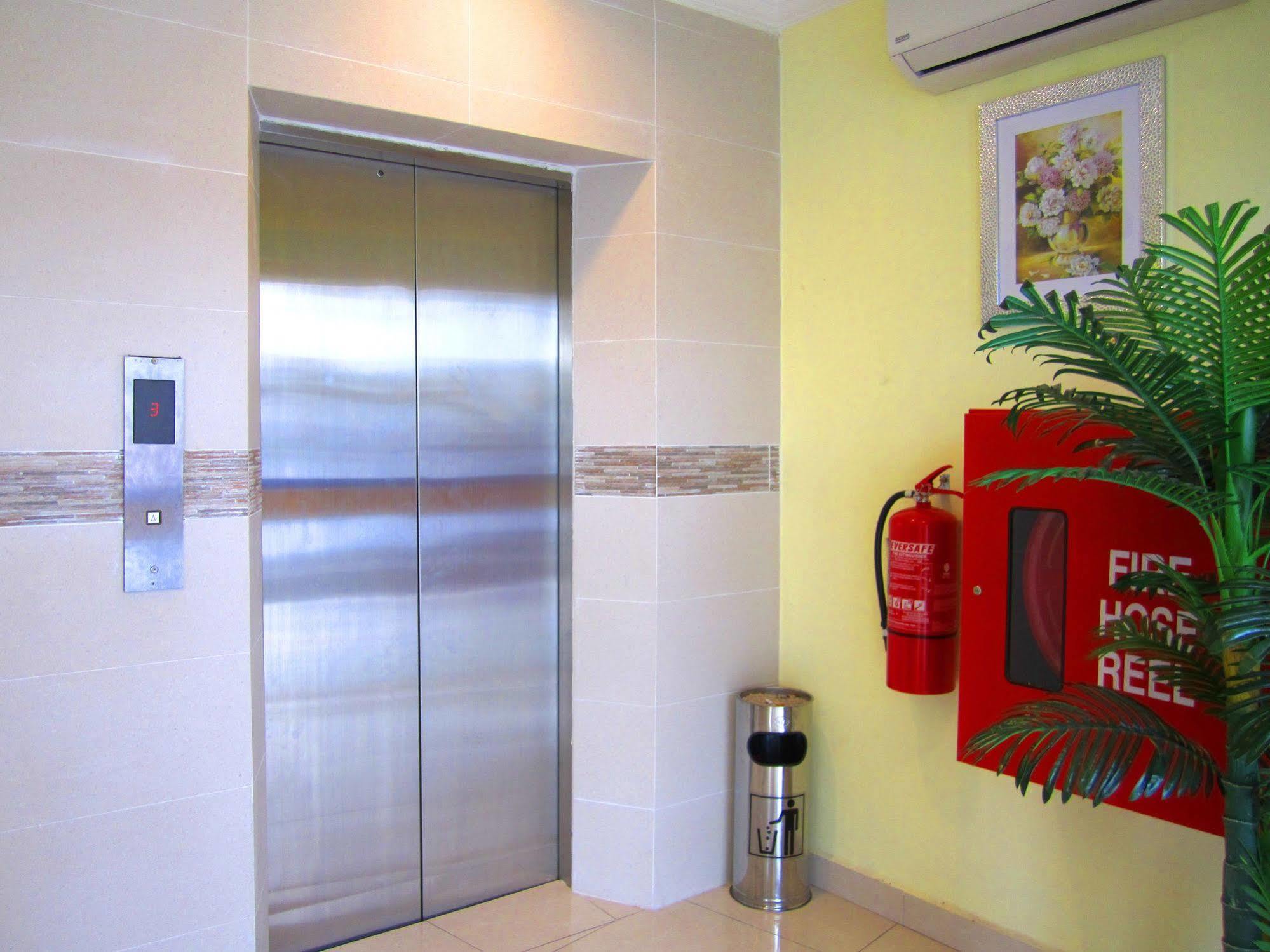 Sun Inns Hotel D'Mind Seri Kembangan Buitenkant foto
